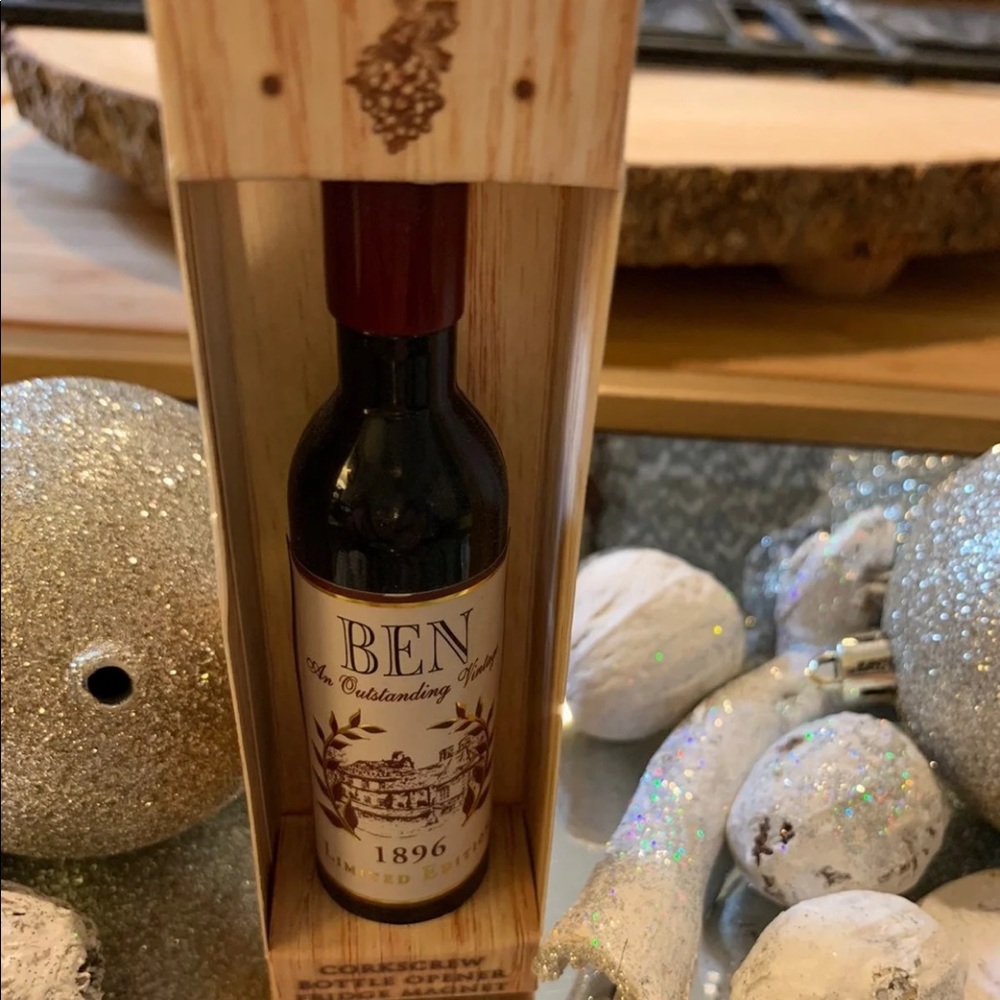 Personalized wine bottle opener